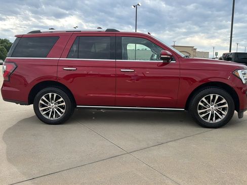 Used 2018 Ford Expedition Limited w/ Equipment Group 301A AWD/4WD image 28