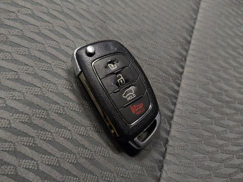 Used 2015 Hyundai Santa Fe Sport FWD image 32