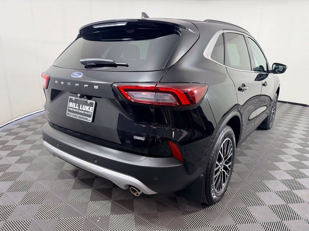 Used 2025 Ford Escape SE FWD image 15
