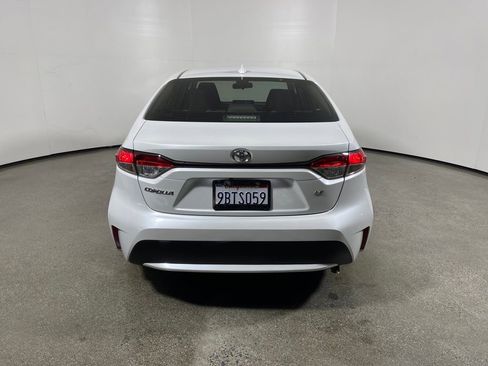 Certified 2022 Toyota Corolla LE image 4