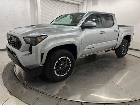 Certified 2025 Toyota Tacoma TRD Sport AWD/4WD image 1