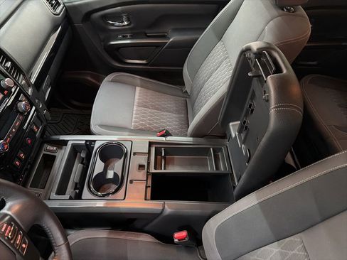 Used 2023 Nissan Titan SV w/ SV Convenience Package image 46