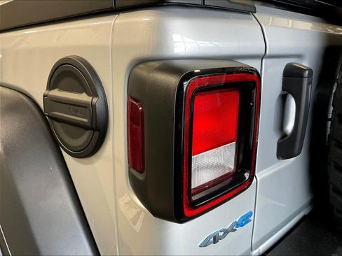 Used 2023 Jeep Wrangler Unlimited w/ Cold Weather Group image 34