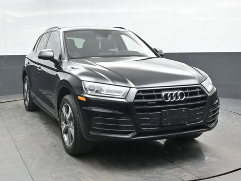 Used 2020 Audi Q5 2.0T Premium w/ Titanium Sport Package image 5