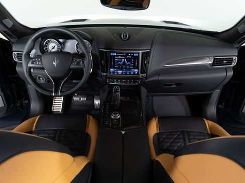 Used 2024 Maserati Levante Trofeo image 44