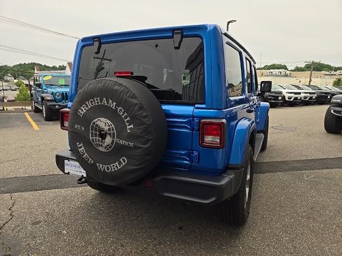 Used 2022 Jeep Wrangler Unlimited Sahara w/ Cold Weather Group AWD/4WD image 6