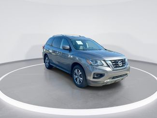 Used 2020 Nissan Pathfinder S FWD video 2
