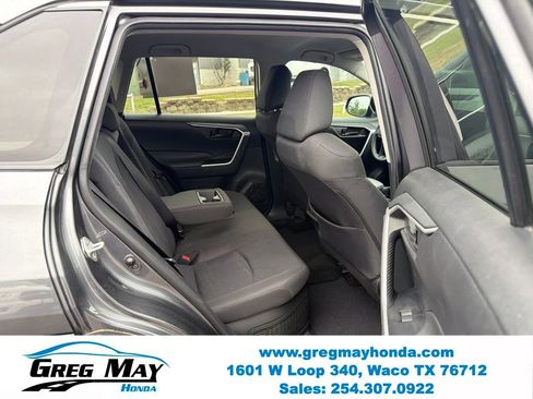 Used 2021 Toyota RAV4 LE AWD/4WD image 27