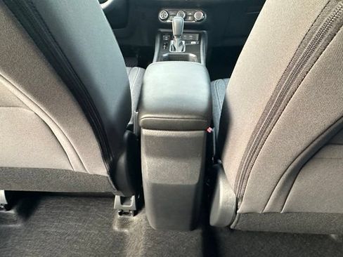 Used 2025 Nissan Kicks SV AWD/4WD image 26