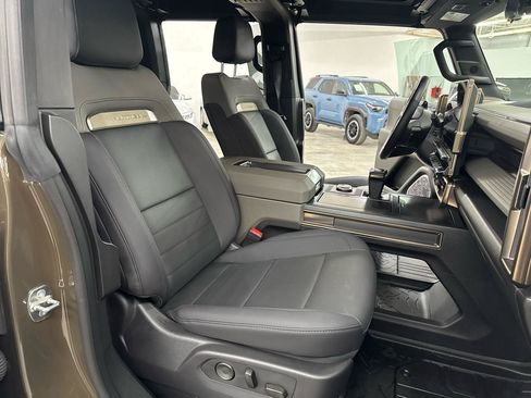Used 2025 GMC Hummer EV 3X w/ LPO, Illumination Package AWD/4WD image 30