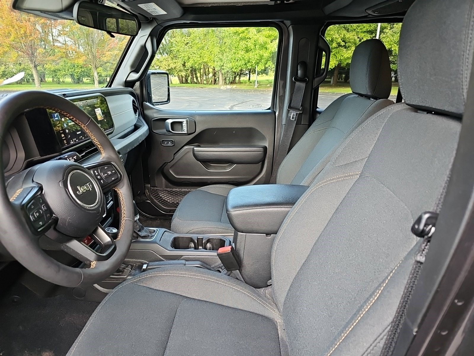 Used 2024 Jeep Wrangler Unlimited AWD/4WD image 18
