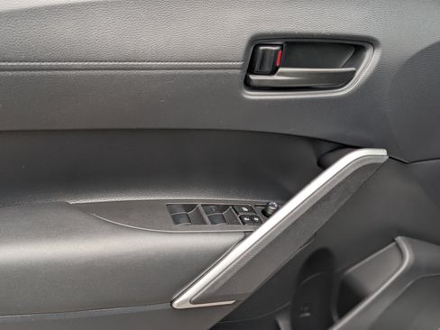 Used 2024 Toyota Corolla Cross LE FWD image 15