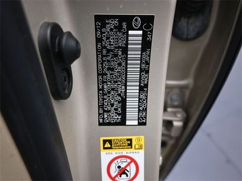 Used 2013 Lexus ES 300h image 19