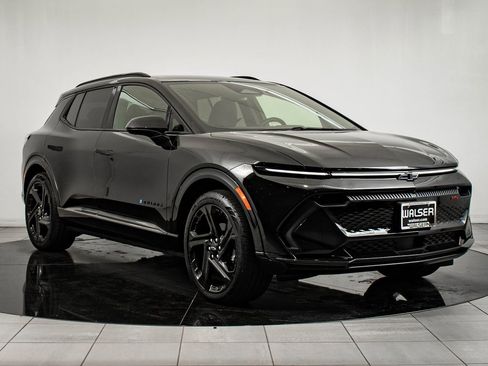 Used 2025 Chevrolet Equinox EV RS image 12