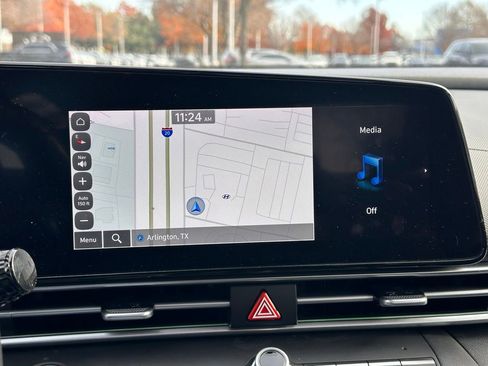 Certified 2024 Hyundai Elantra Limited image 31