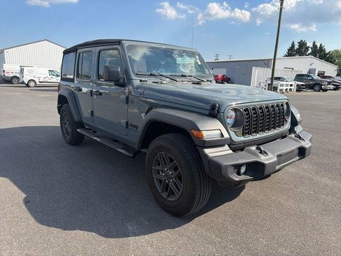 Used 2024 Jeep Wrangler Sport S AWD/4WD image 7
