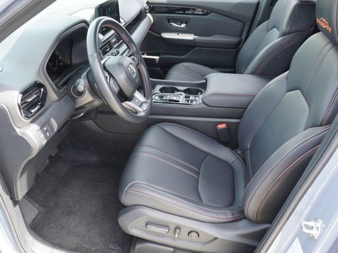 Used 2023 Honda Pilot TrailSport image 13