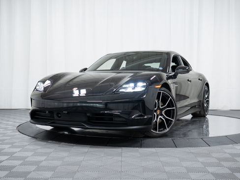 New 2026 Porsche Taycan 4S AWD/4WD image 32