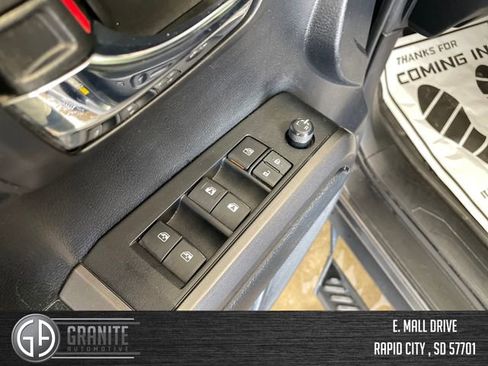 Used 2022 Toyota Tacoma TRD Off-Road w/ Technology Package AWD/4WD image 12
