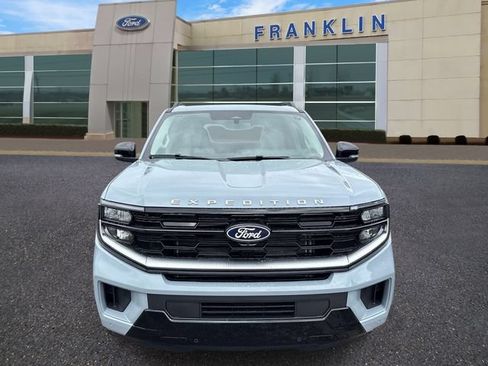 New 2027 Ford Expedition Platinum w/ Platinum Ultimate Package AWD/4WD image 2