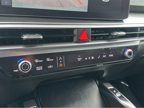 Certified 2025 Kia Sorento EX image 26