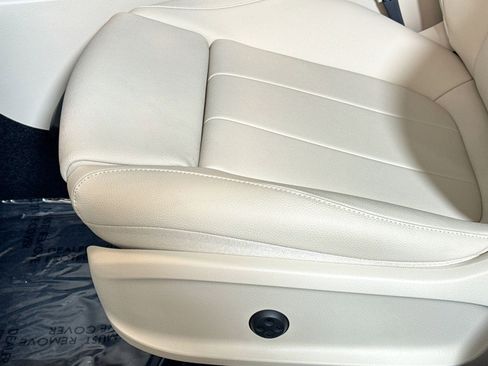 New 2025 Mercedes-Benz GLA 250 image 17