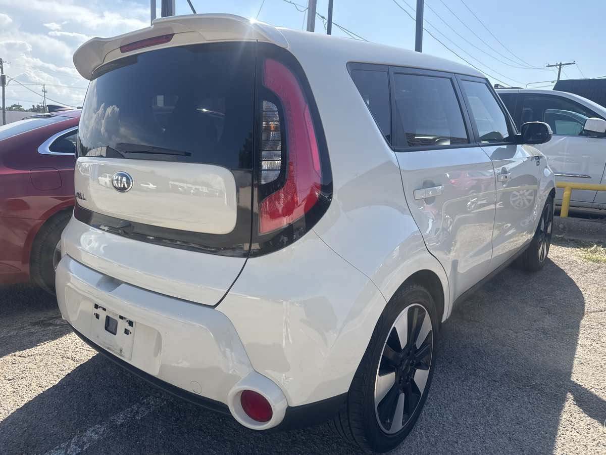 Used 2015 Kia Soul ! w/ Sun & Sound Package FWD image 3