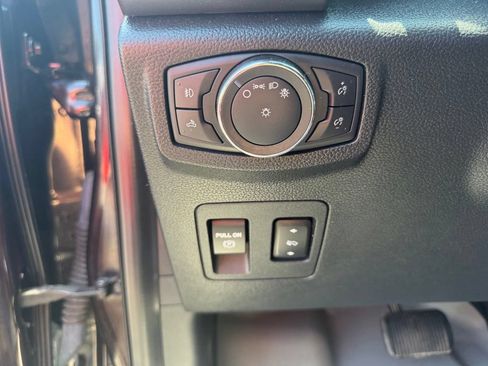 Used 2019 Ford F150 XLT w/ Equipment Group 302A Luxury AWD/4WD image 17