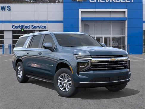 New 2026 Chevrolet Suburban LT image 7