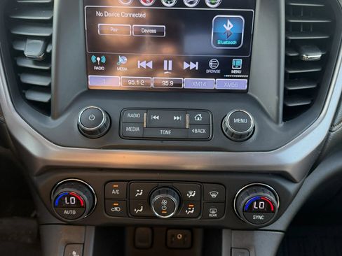 Used 2017 GMC Acadia SLE w/ Driver Alert Package I AWD/4WD image 10