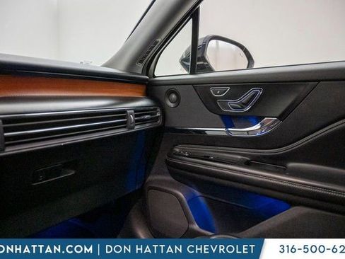 Used 2021 Lincoln Corsair Reserve image 14