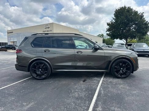 Used 2025 BMW X7 M60i AWD/4WD image 8