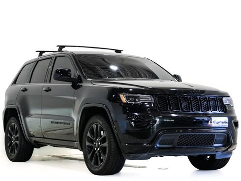 Used 2021 Jeep Grand Cherokee Laredo X AWD/4WD image 1