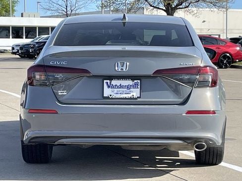 Used 2025 Honda Civic Sport image 5