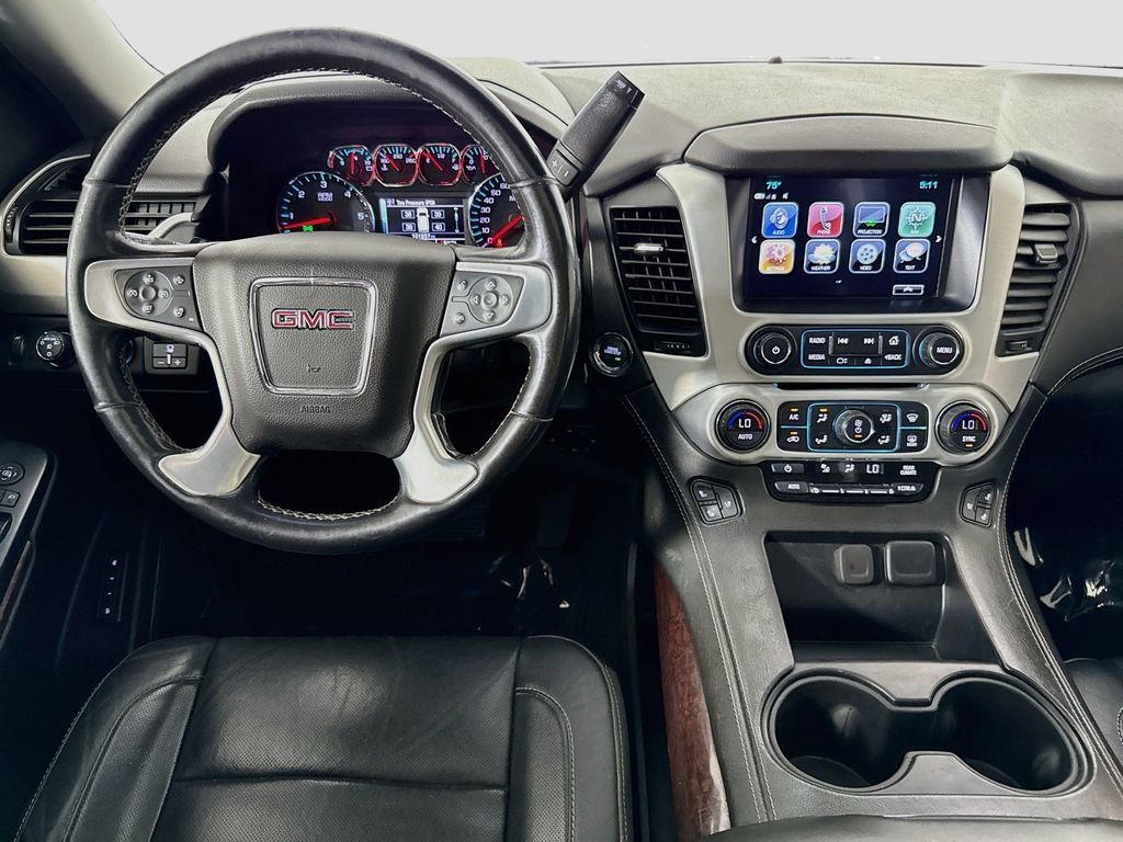 Used 2020 GMC Yukon XL SLT w/ Open Road Package AWD/4WD image 23