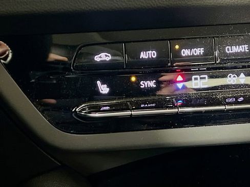 Used 2023 Buick Envision Essence w/ Sport Touring Package AWD/4WD image 20