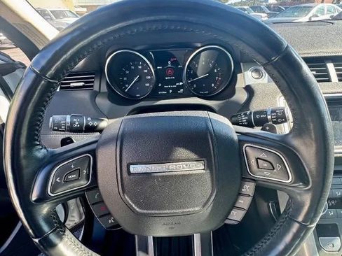 Used 2016 Land Rover Range Rover Evoque SE image 14