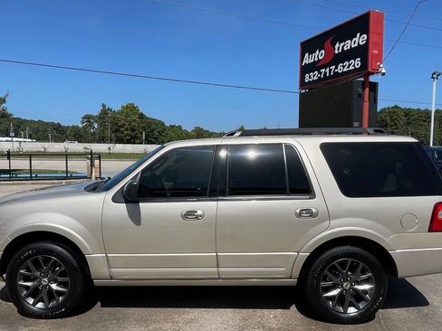 Used 2017 Ford Expedition Limited w/ Equipment Group 301A RWD image 6