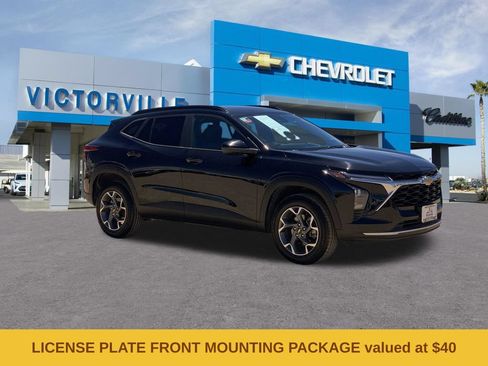 Certified 2024 Chevrolet Trax LT FWD image 3
