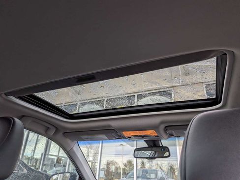 Used 2015 Toyota Camry XSE image 21