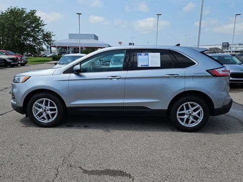 Certified 2023 Ford Edge SEL w/ Convenience Package AWD/4WD image 2