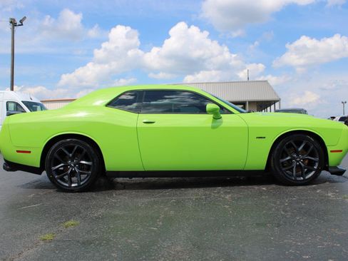 Used 2019 Dodge Challenger R/T w/ Blacktop Package RWD image 3