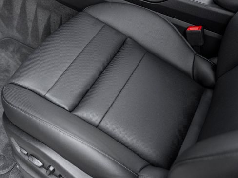 Certified 2025 Porsche Cayenne E-Hybrid AWD/4WD image 20