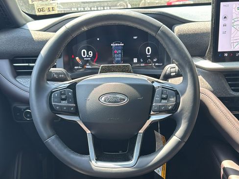 Certified 2025 Ford Explorer Platinum w/ LUX Leather Package AWD/4WD image 20