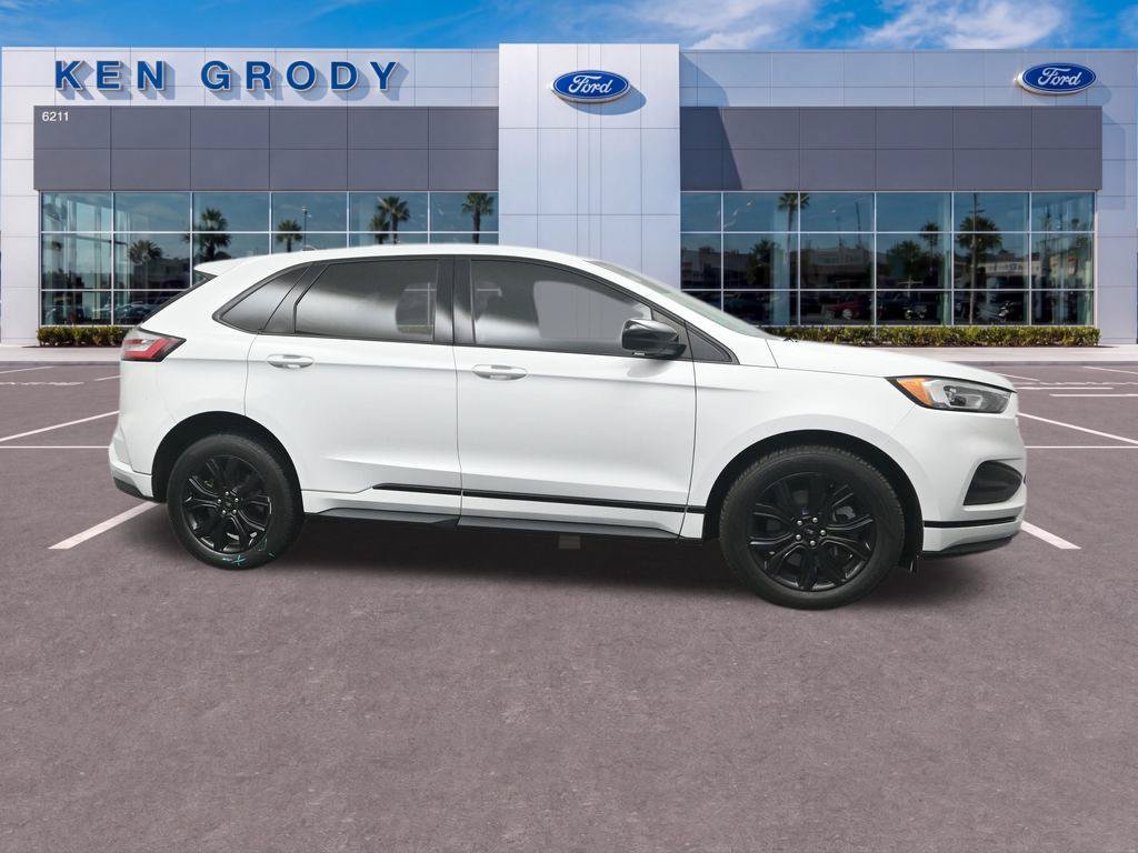 Used 2024 Ford Edge SE w/ Black Appearance Package AWD/4WD image 5