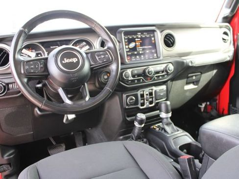 Used 2021 Jeep Gladiator Sport AWD/4WD image 17