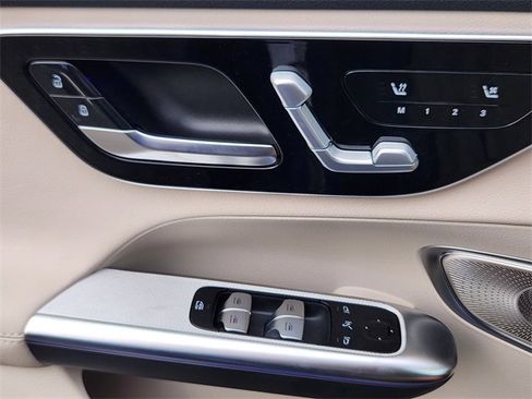 New 2026 Mercedes-Benz GLC 300 4MATIC image 11