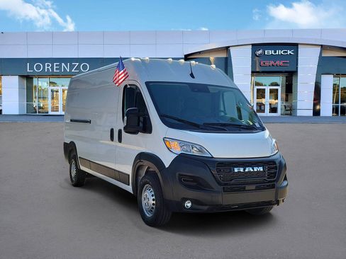 Used 2026 RAM ProMaster 2500 w/ Convenience Group FWD image 3