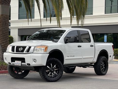 Used 2014 Nissan Titan PRO-4X image 2