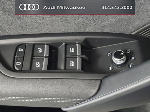 Used 2025 Audi SQ5 Premium Plus AWD/4WD image 14
